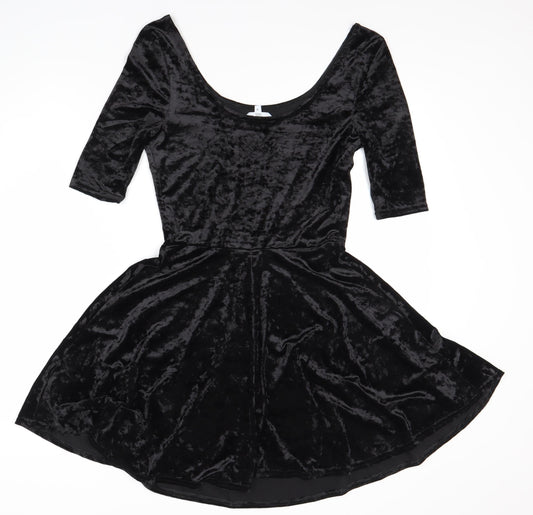 New Look Women’s Black Velvet Scoop Neck Dress