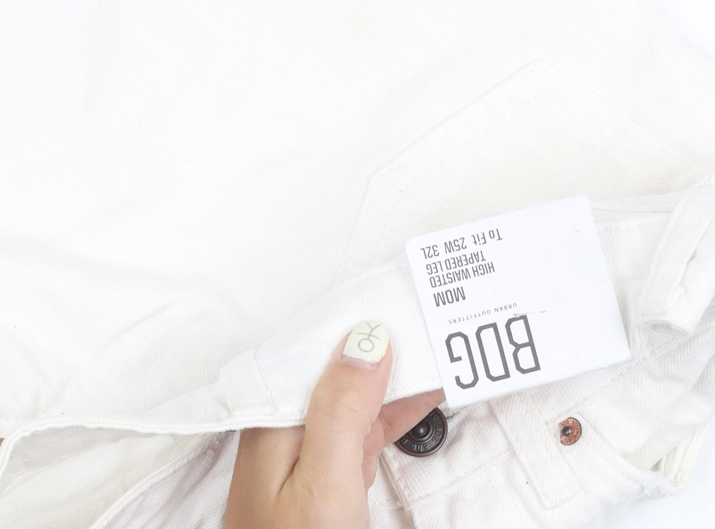 BDG Urban Outfitters Women’s White High Rise Mom Jeans, W25 L32