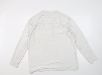 Umbro Men's White Football Jersey Size 48