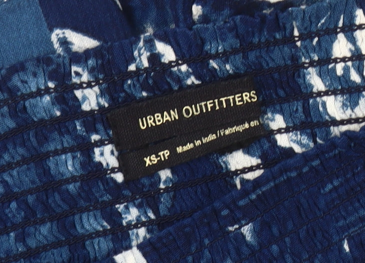 Urban Outfitters Women's Blue Geometric Shorts XS