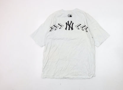 MLB Men's White Graphic Print T-Shirt - Medium