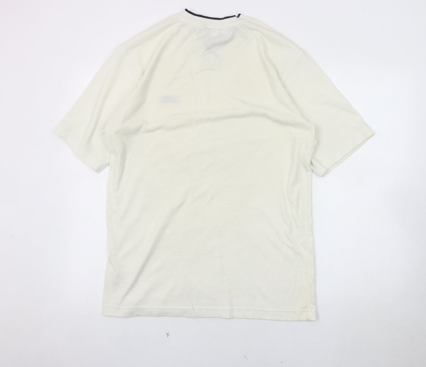 Umbro Men’s White Cotton V-Neck T-Shirt M