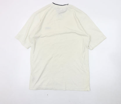 Umbro Men’s White Cotton V-Neck T-Shirt M