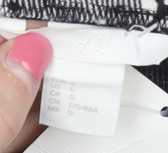 H&M Women's Black Geometric Pencil Skirt Size L