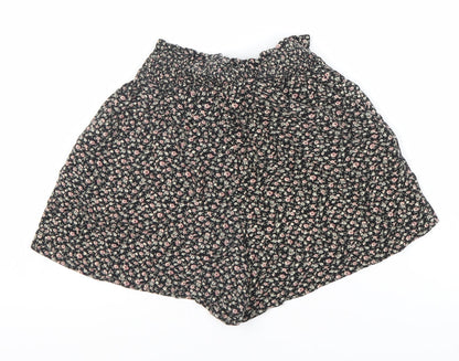 Hollister Women's XS Black Floral Casual Shorts