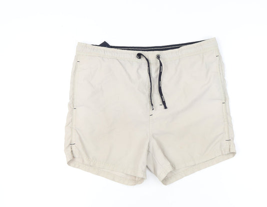 Maine New England Men's Beige Casual Shorts S