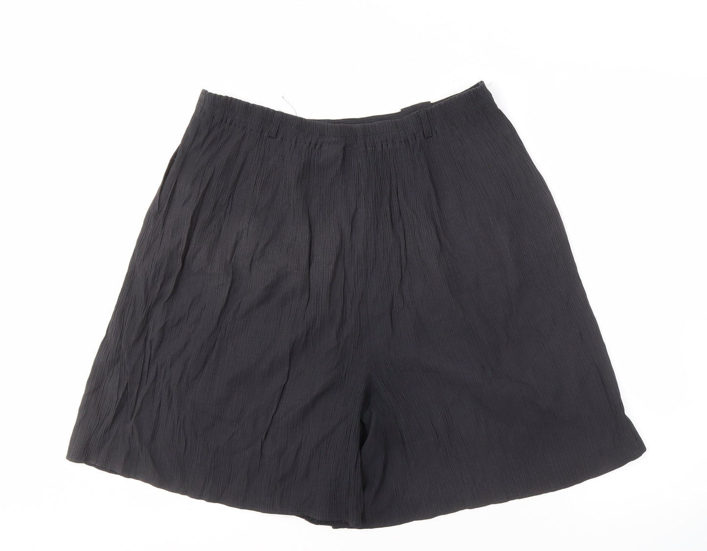 Bonmarché Women's Black Relaxed-Fit High-Rise Shorts