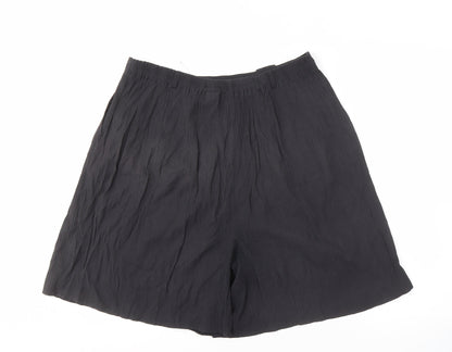 Bonmarché Women's Black Relaxed-Fit High-Rise Shorts