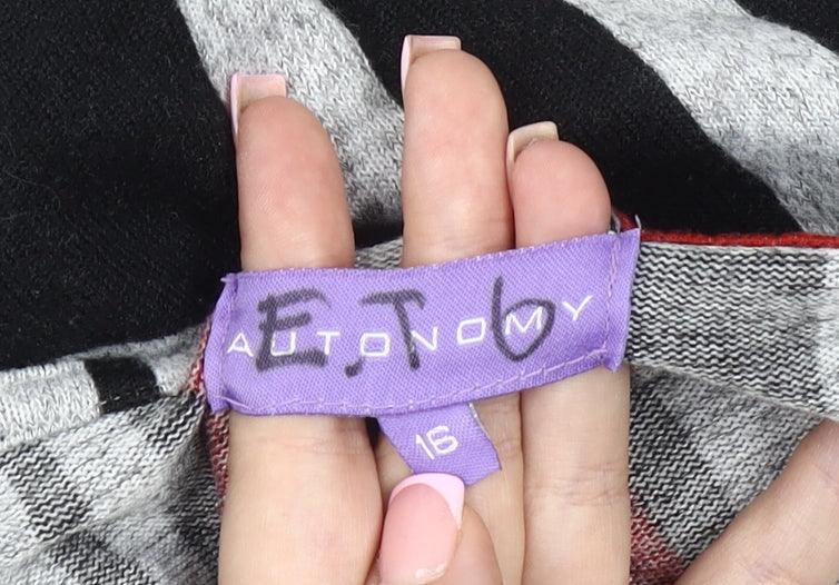 Autonomy Women's Multicoloured Geometric T-Shirt Size 16