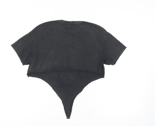 Bershka Women's XS Black Cropped Graphic T-Shirt