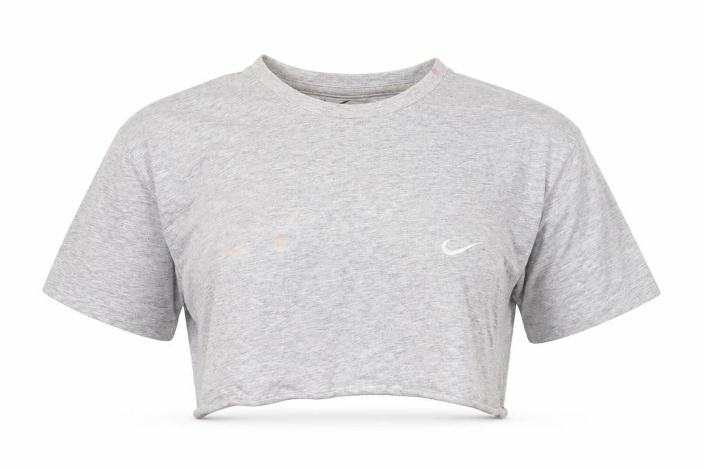 Front view of Nike unisex grey cropped t-shirt, s, casual athletic style