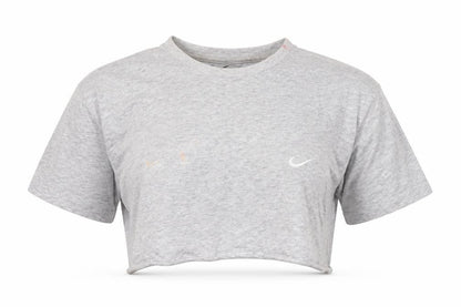Front view of Nike unisex grey cropped t-shirt, s, casual athletic style