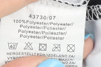 Identic Men's White XL Football V-Neck Logo T-Shirt