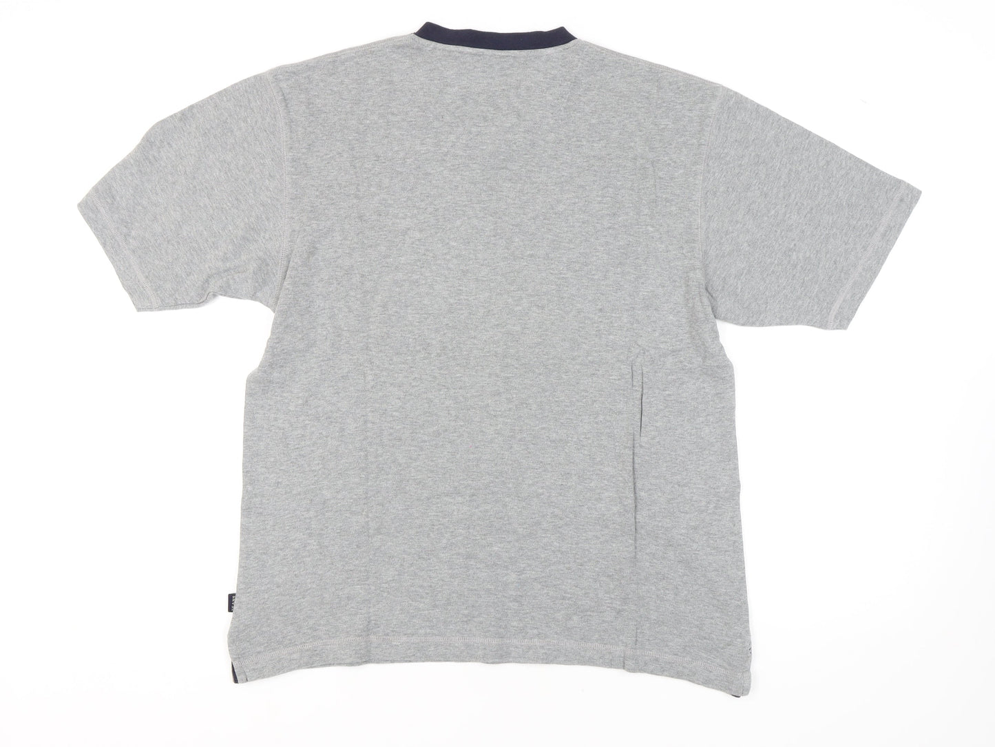 Maine New England Men's Grey V-Neck T-Shirt Small