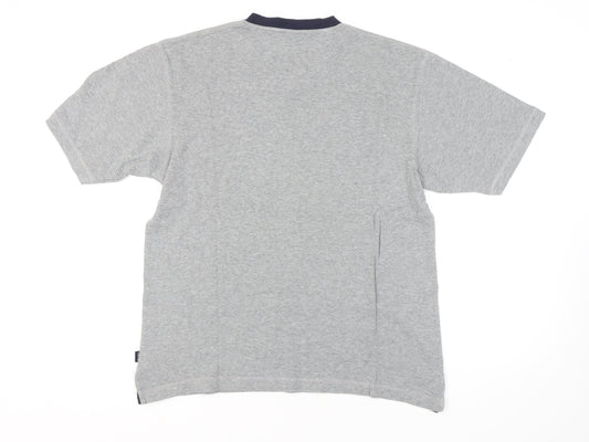 Maine New England Men's Grey V-Neck T-Shirt Small