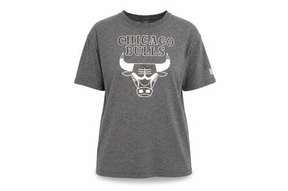 Front view of NBA Chicago Bulls Grey unisex t-shirt, size 10-12