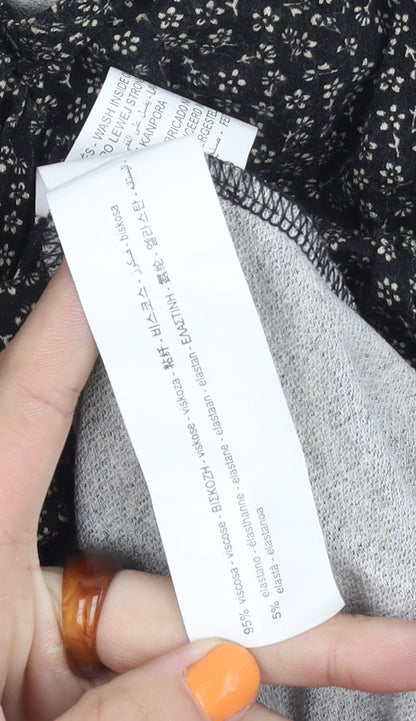 Pull & Bear Women’s Black XS Floral V-Neck Dress