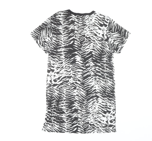 PrettyLittleThing Women's Black Animal Print T-Shirt Dress