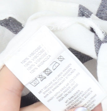 Earth Angel Women’s White Check Shift Dress M
