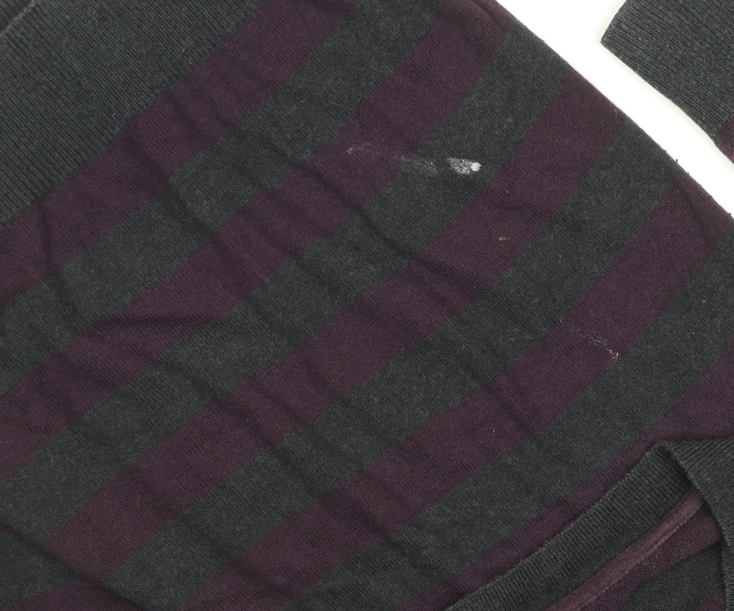 Gap Men's Multicoloured Striped V-Neck Jumper S