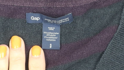 Gap Men's Multicoloured Striped V-Neck Jumper S