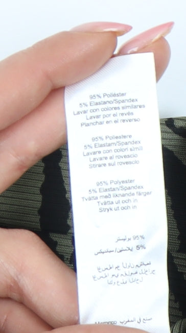 Boohoo Women's Green Animal Print Pencil Skirt