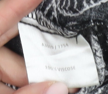 Autonomy Women’s Black Floral Cropped Trousers Size 18