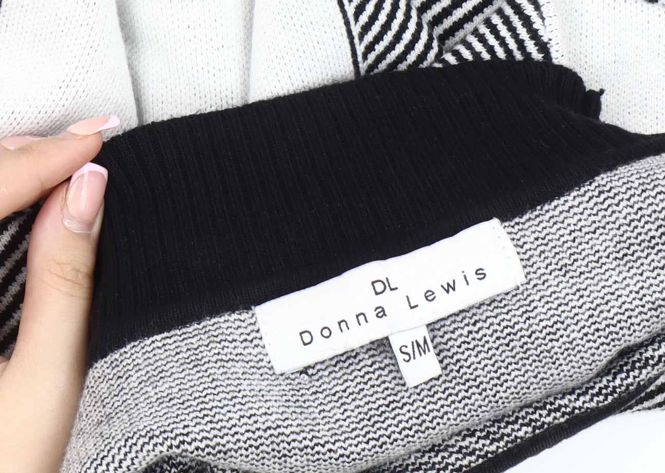 Donna Lewis Women's Black & White Check Jumper S