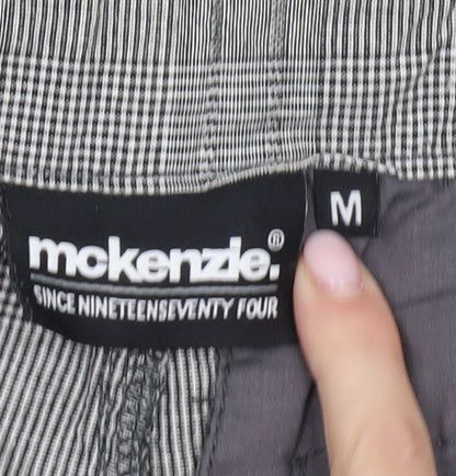 McKenzie Men's Grey Cargo Shorts M, Check Pattern