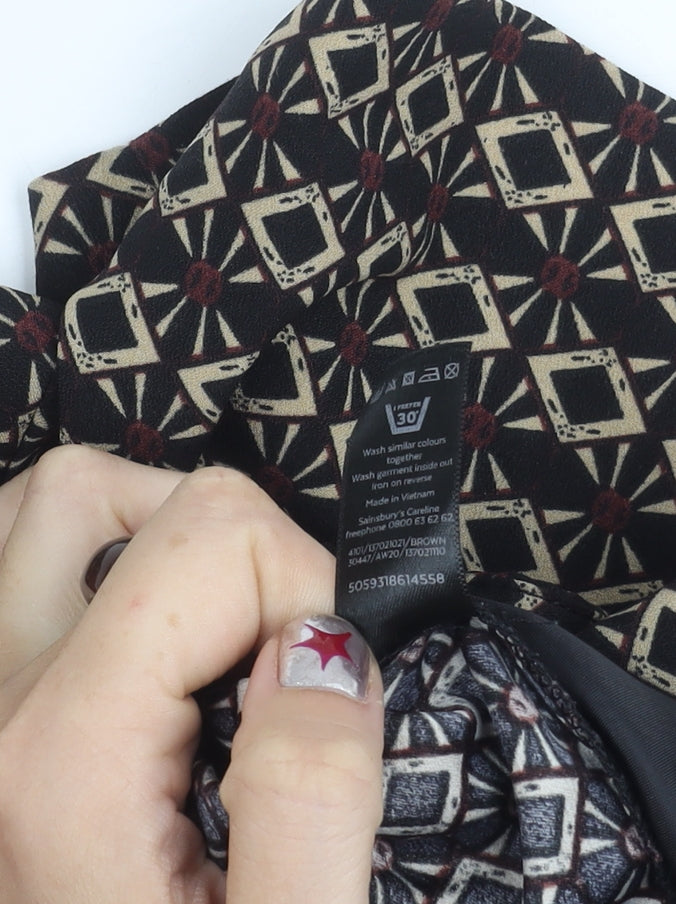 Tu Women’s Brown Geometric Paperbag Shorts Size 18 High Waist Crepe