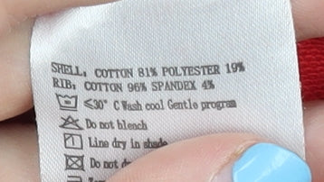 Umbro Men’s Red Pullover Hoodie XS Regular Fit Sports Jersey