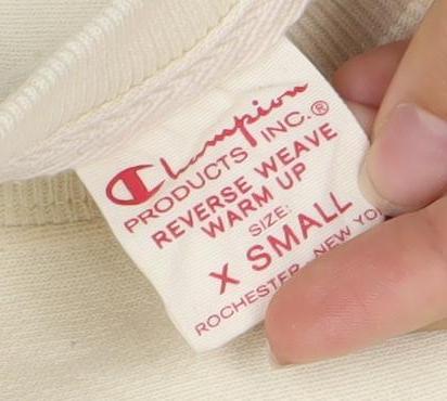 Champion Womens Ivory XS Pullover Sweatshirt Crew Neck Logo Jumper