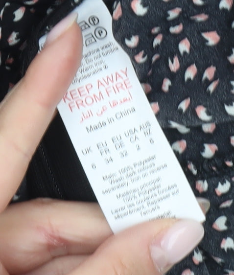 Boohoo Women’s Black Floral Cropped Blouse UK 6 Long Sleeve V-Neck