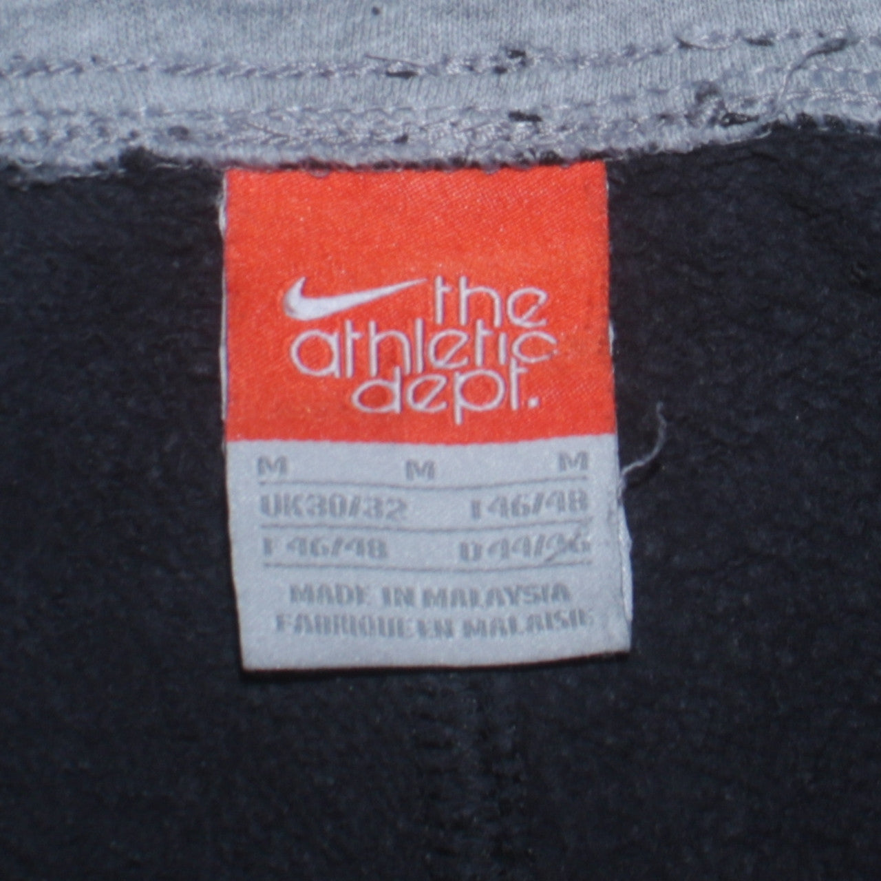 Nike Men’s Black Sweatpants M Regular Fit Tapered Cotton Blend