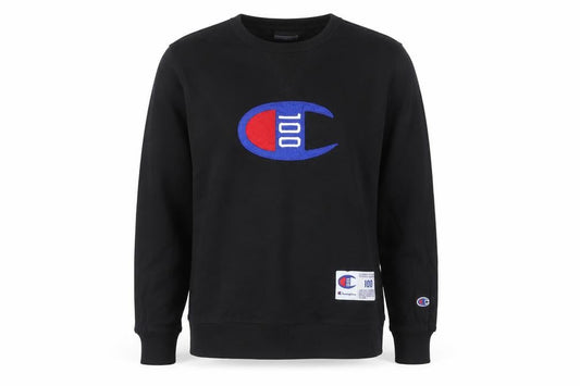 Front view of Champion unisex adults black medium pullover sweatshirt logo