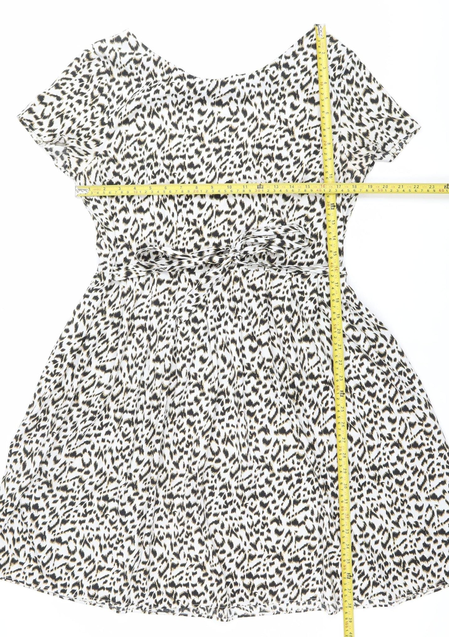 Yours Clothing Women’s Size 16 Animal Print V-Neck Shift Dress
