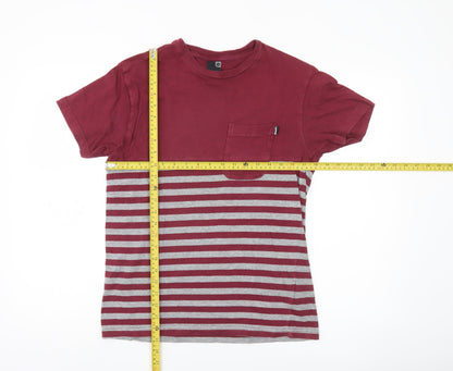 Mens UK Size M Bench Red  T-Shirt