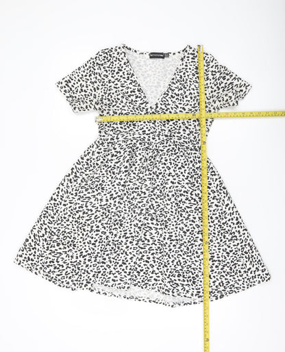 PrettyLittleThing Womens White Leopard Print Skater Dress Size 12
