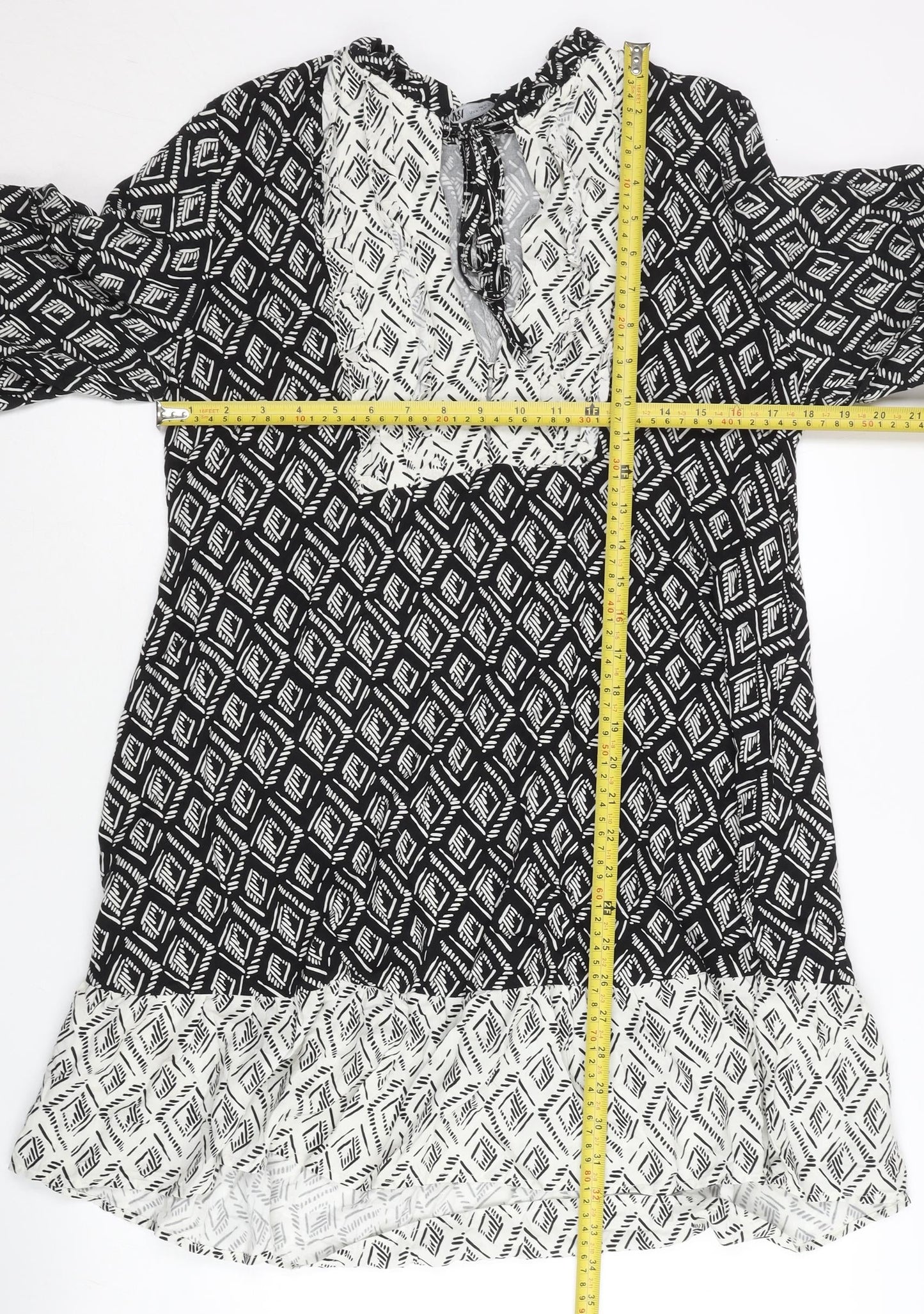 Zara Women’s Black Geometric Shift Dress Size 12 V-Neck Long Sleeve