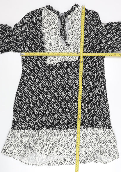 Zara Women’s Black Geometric Shift Dress Size 12 V-Neck Long Sleeve