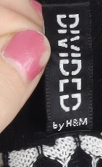 H&M Women Black & White Size 10 V-Neck Henley Knit Jumper