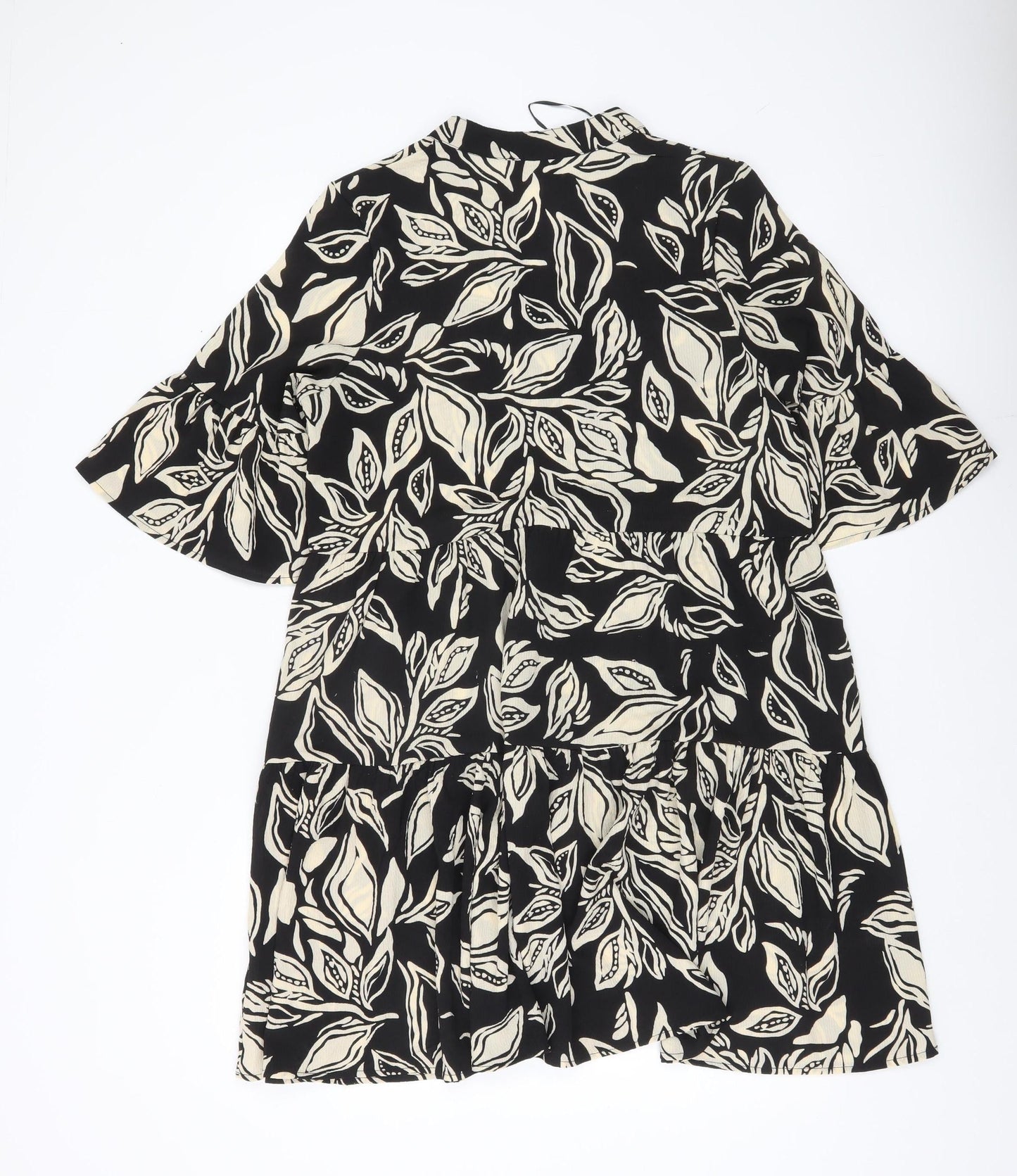 Klass Women’s Black Knee Length Shift Dress Size 10 Floral Bell Sleeve