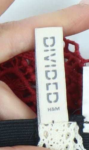 H&M Divided Women’s Red Lace Mini Skirt Size S Stretch