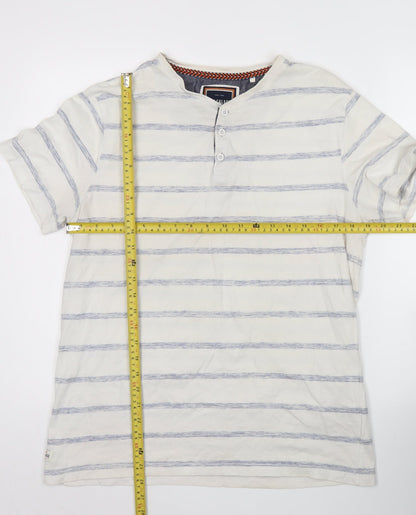 SoulCal & Co Men’s White Striped Henley Short Sleeve T-Shirt Size L