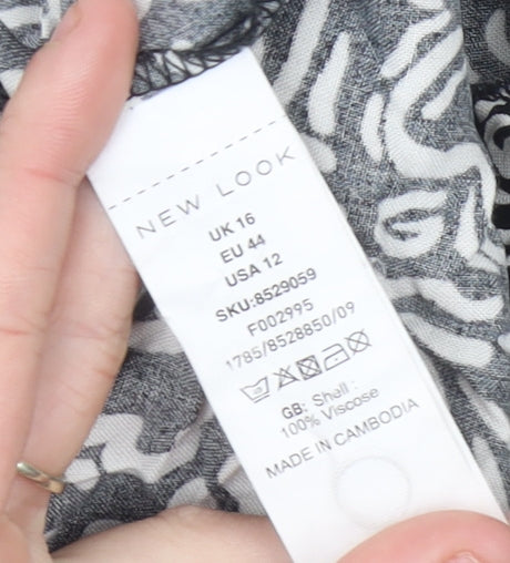 New Look Women’s Black Floral Viscose Cropped Blouse UK 16