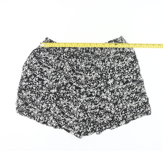 Papaya Women’s Black Floral Culotte Shorts Size 10 Viscose