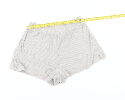 Abercrombie & Fitch Women’s Beige Striped Casual Shorts Size S