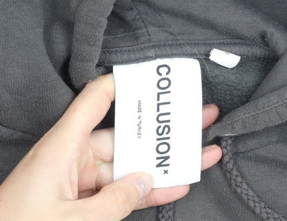 Collusion Men’s Black Pullover Hoodie Small Logo Graphic Print