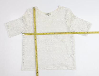 Papaya Women Ivory Lace Blouse Size 10 Cropped Short Sleeve