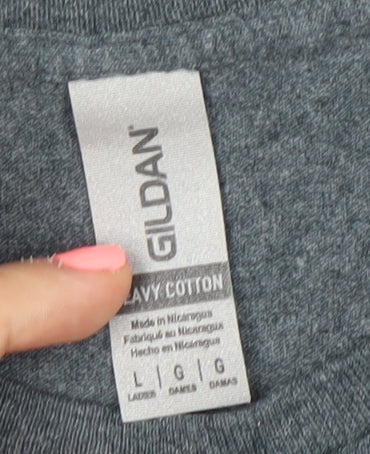 Gildan Men’s Grey Racing Graphic T-Shirt Size L Short Sleeve Crew Neck